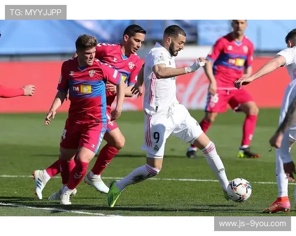 西甲角逐激烈，比分1-1，门将多次精彩扑救，场均成功断球72%、传球成功率86%