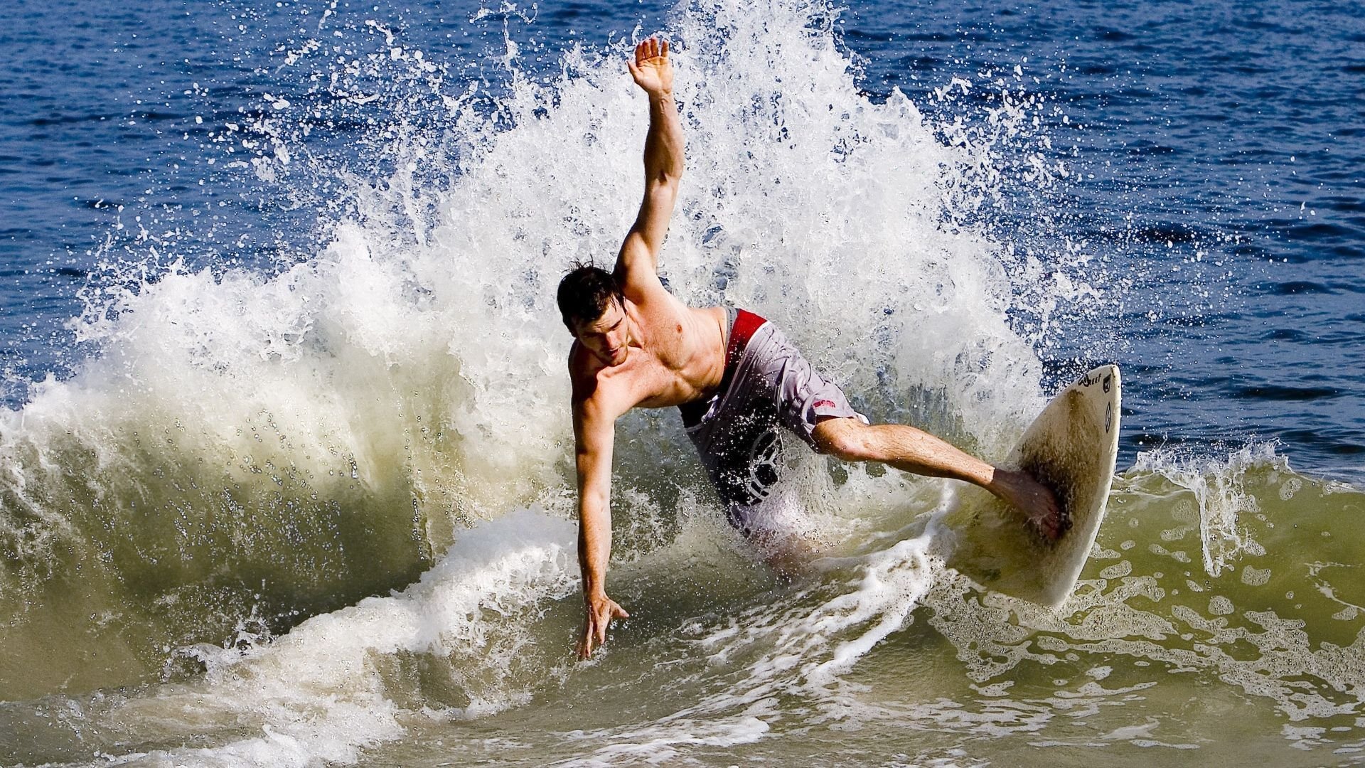 Men’s high diving榜上 Popovici进决赛圈,menno冠军